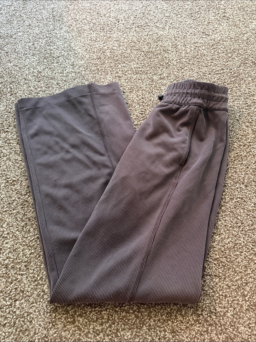 Lululemon softstreme ribbed pant size 4 brown